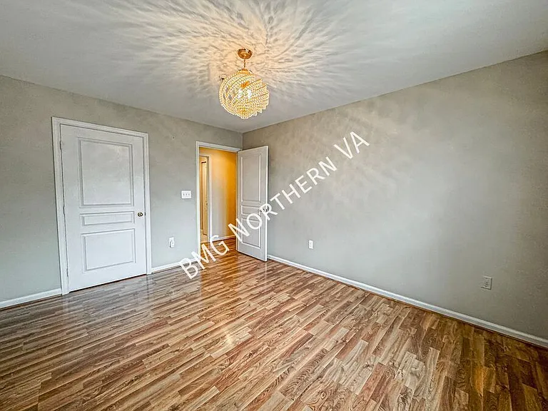 5565 Seminary Rd #404 — Photo 13