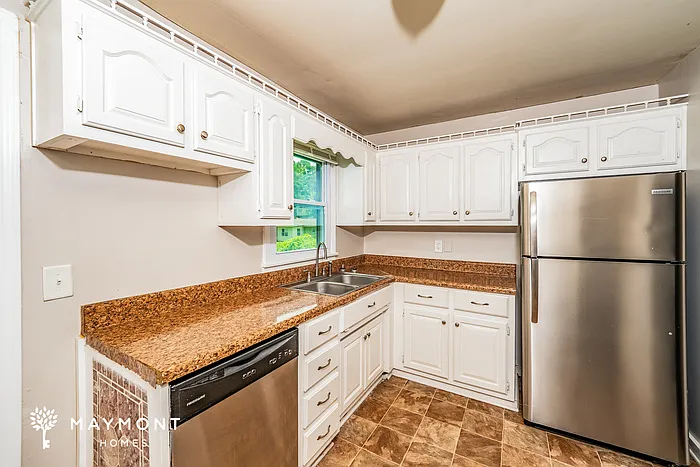 2405 Reed Rd NE — Photo 5