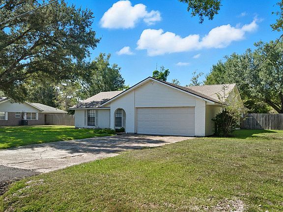 3rd image of 6624 Meadow Ridge Ln