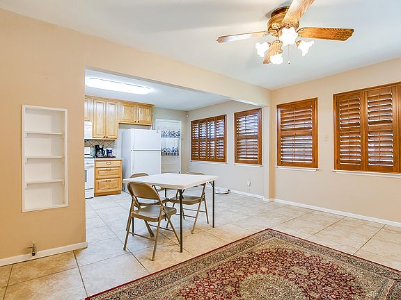 3rd image of 2209 Lindell Ave