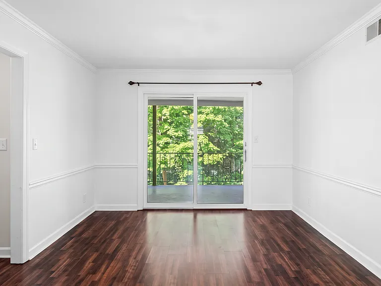 344 D Hanover Arms Ct #D — Photo 6