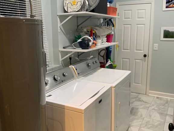 4th image of 2807 Critz Ln