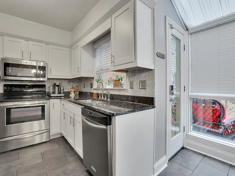 55 Mount Vernon Cir — Photo 11