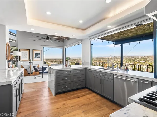 12348 Circula Panorama, Santa Ana, CA 92705