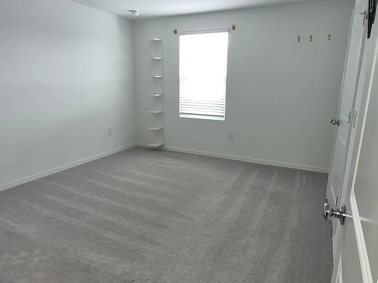 3064 Skyline Loop — Photo 9