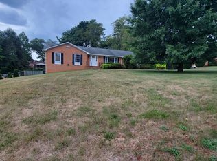 1504 Meadowview Ln, Martinsville, VA 24112