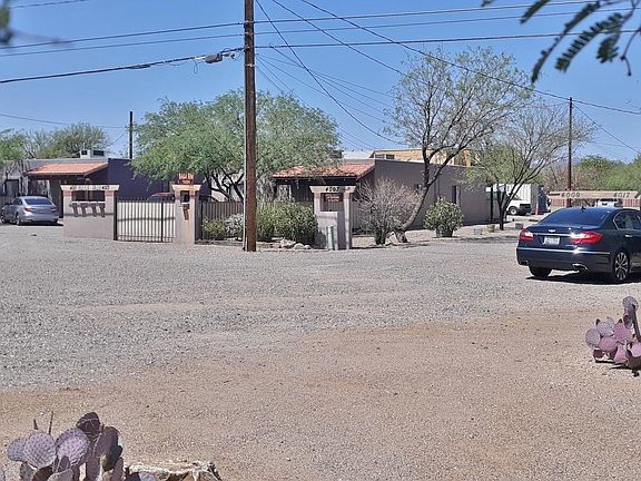 5th image of 4007 N Stone Ave