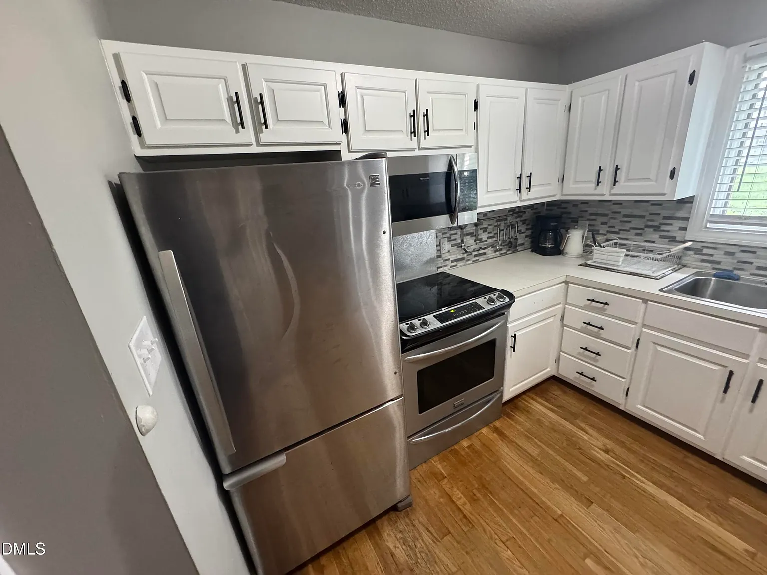 3 bed, 2.0 bath, $2,300 — Photo 4