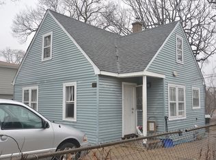 415 Grandview Dr, Round Lake Park, IL 60073