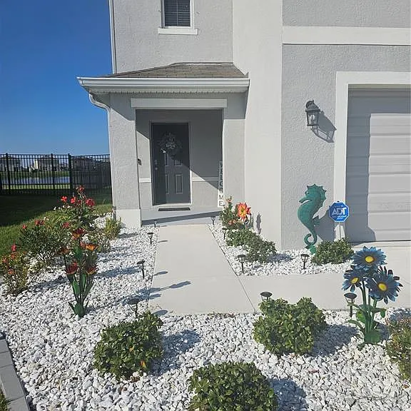 10116 Charlotte Dr — Photo 2