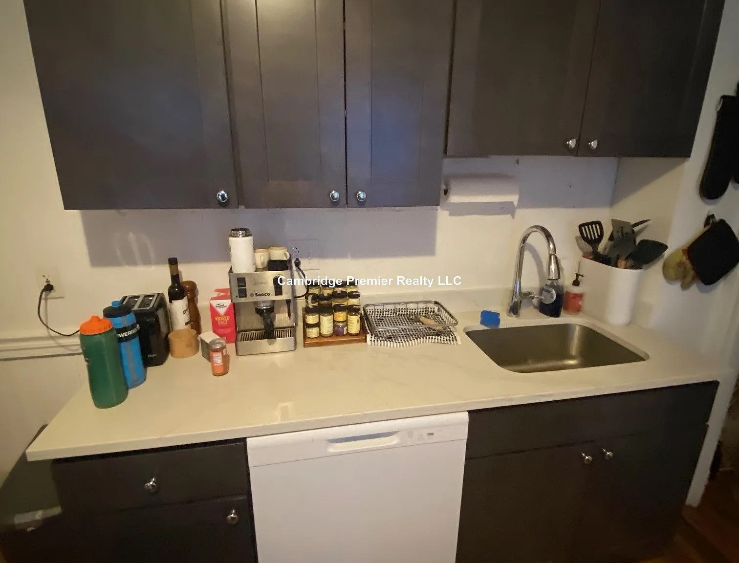 3 bed, $4,300 — Photo 2