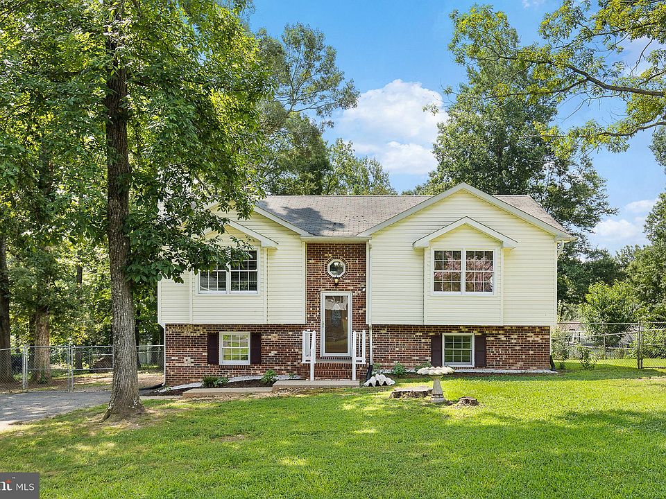 1st image of 10417 Forest Hill Ct
