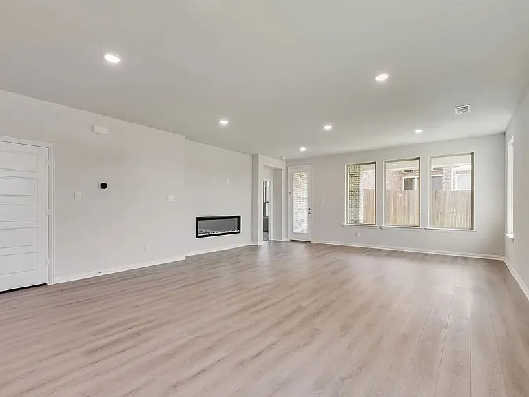 3317 Loftwood Ln — Photo 19