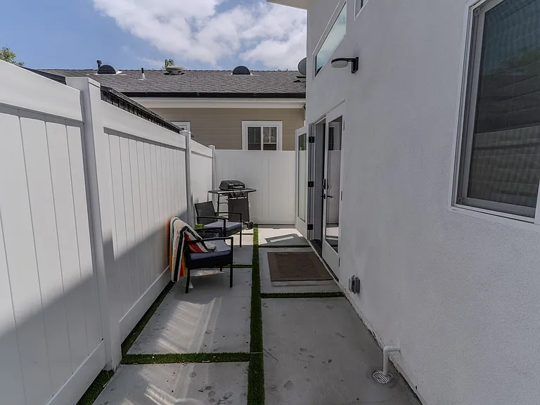 4646 Goodland Ave — Photo 23