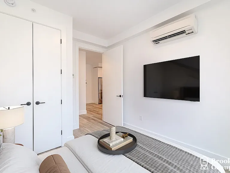 3009 Avenue I #6B — Photo 4
