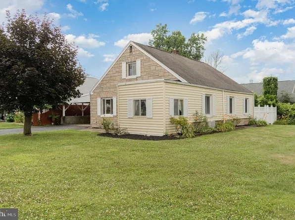 2001 Highland Cir, Camp Hill, PA 17011