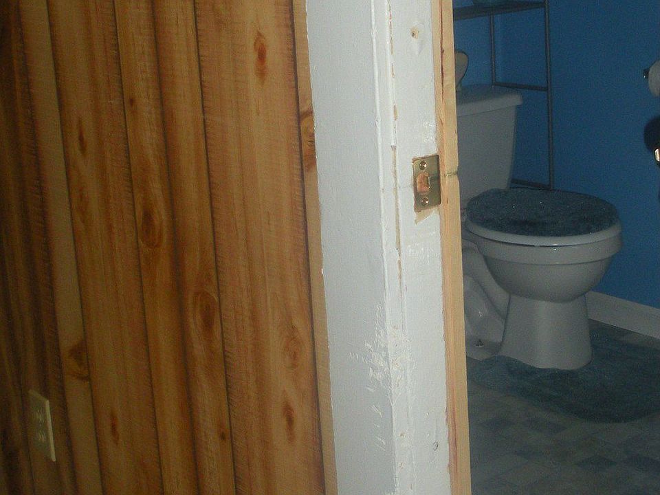 Look from Master into d.s. bathroom