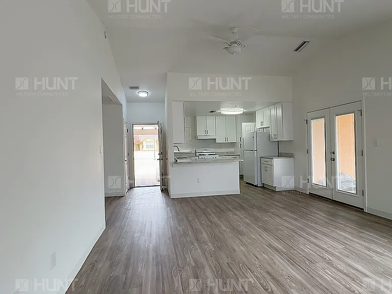 905A Thorn Ct SE — Photo 7