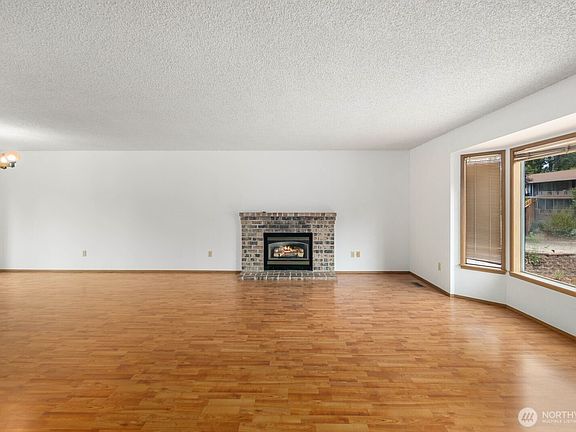 3rd image of 31721 4th Avenue S
