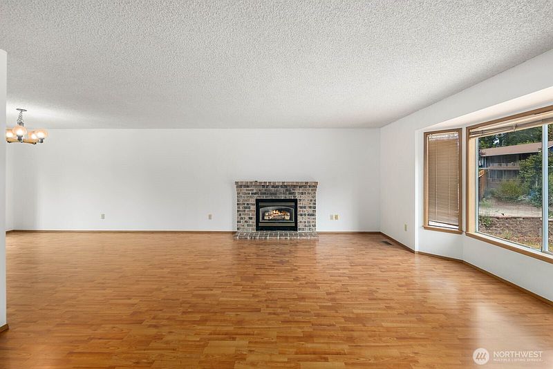 3rd image of 31721 4th Avenue S