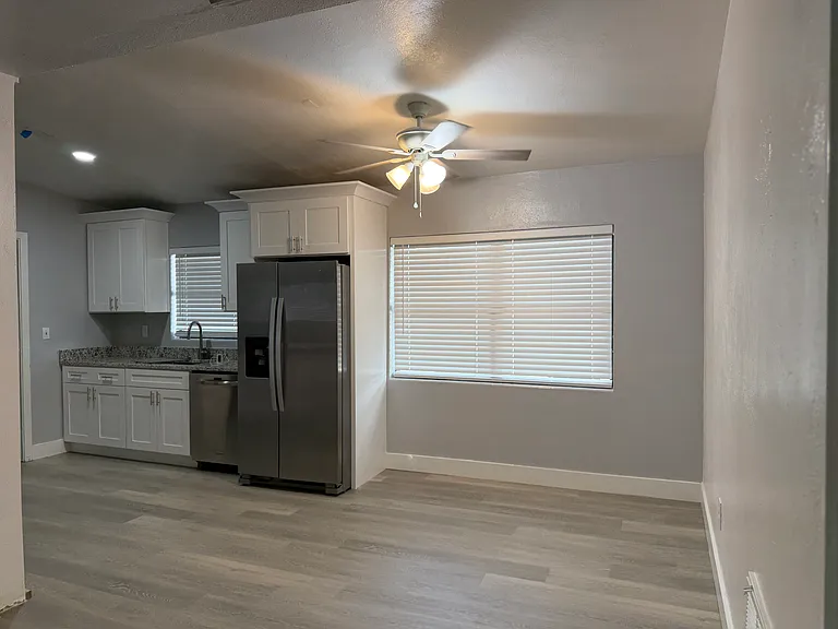 2500 Myrtle Ave — Photo 11