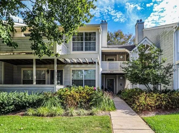 10 White Oak Ct, Howell, NJ 07731