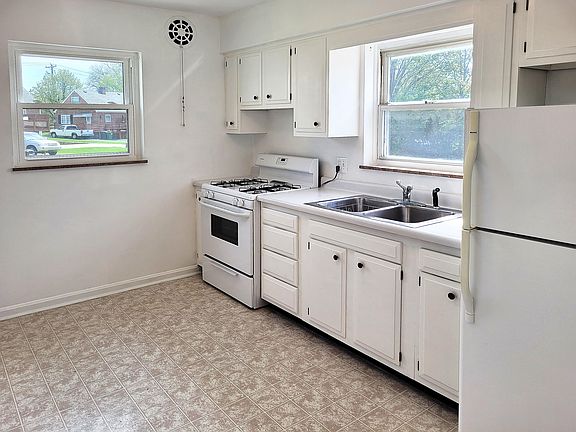 5th image of 2645 Van Deren Dr