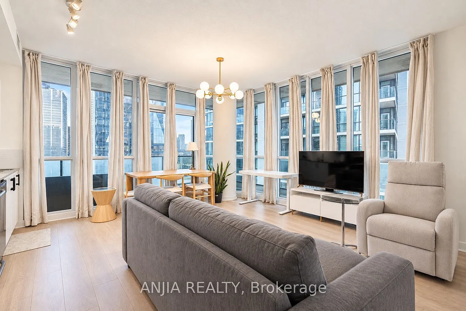 2 bed, $3,600 — Photo 1