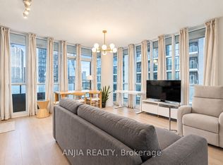 33 Bay St #3004, Toronto, ON M5J 2Z3