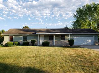 29621 Fernwood Dr, Waterford, WI 53185