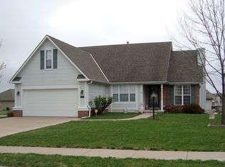 2518 Meadow Ridge Dr, Saint Joseph, MO 64504