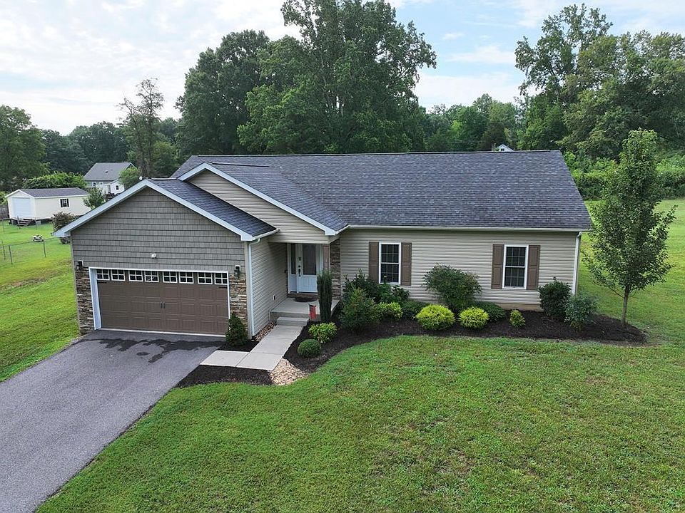 1st image of 3040 Joy Cir