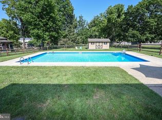720 Mallard Rd, Feasterville Trevose, PA 19053