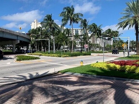 4th image of 19111 Collins Ave APT 1805
