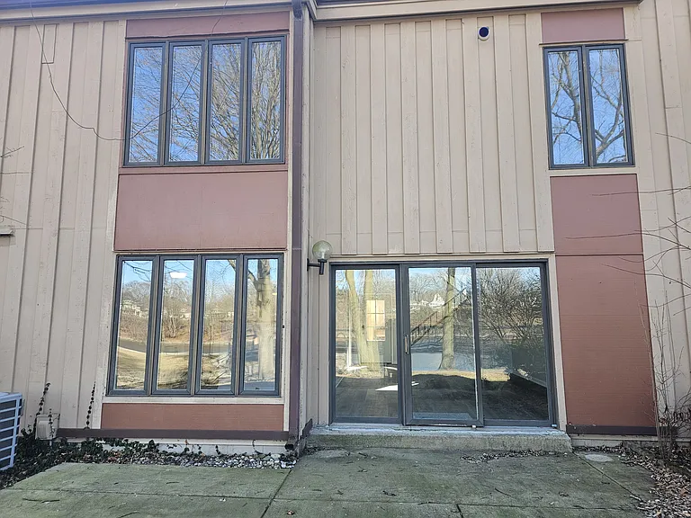 96 Schellinger Sq — Photo 33