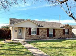 2918 Hillsdale Ln, Garland, TX 75042