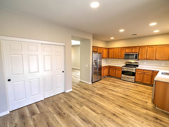 5th image of 838 W Calle Valenciana