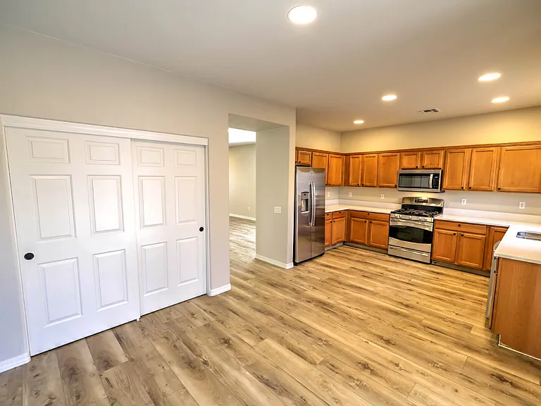 838 W Calle Valenciana — Photo 5