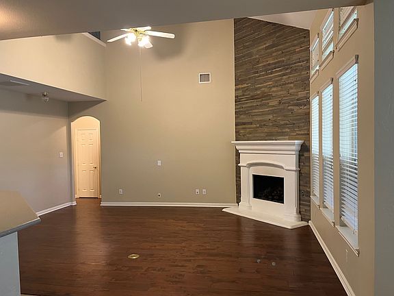 5th image of 5800 Youngworth Dr