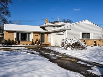 24124 Noreen Dr, North Olmsted, OH, 44070