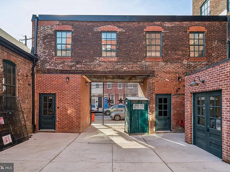 1801 N Howard St #201 — Photo 10