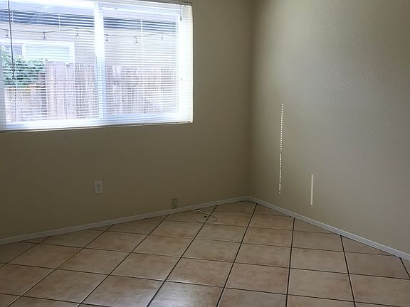 4th image of 125 Bond Ave