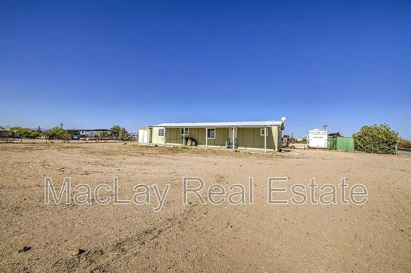 3 bed, 2.0 bath, 1025 sqft, $1,200 — Photo 4