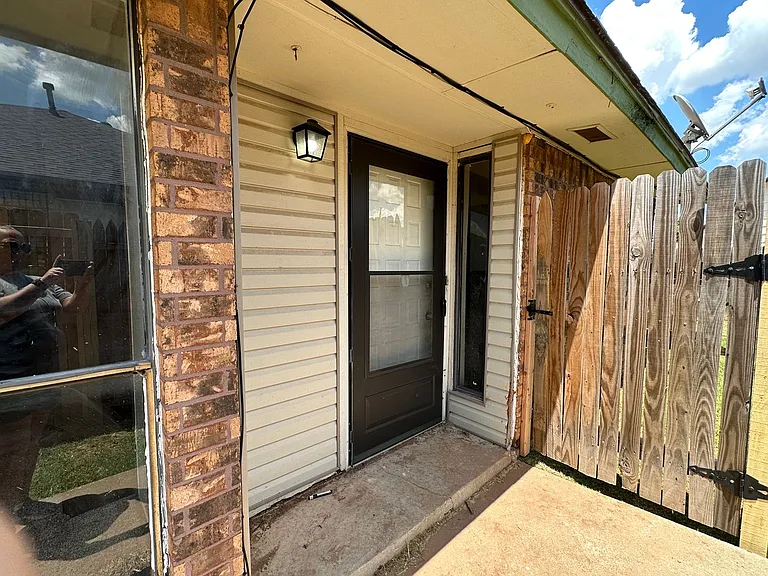 3718 Southwind Ave — Photo 2