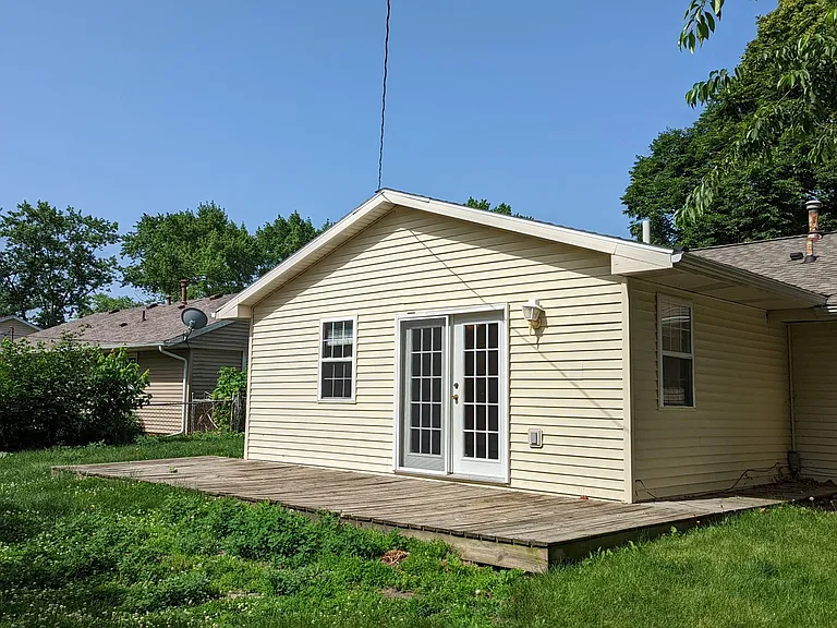810 Maplepark Dr — Photo 11