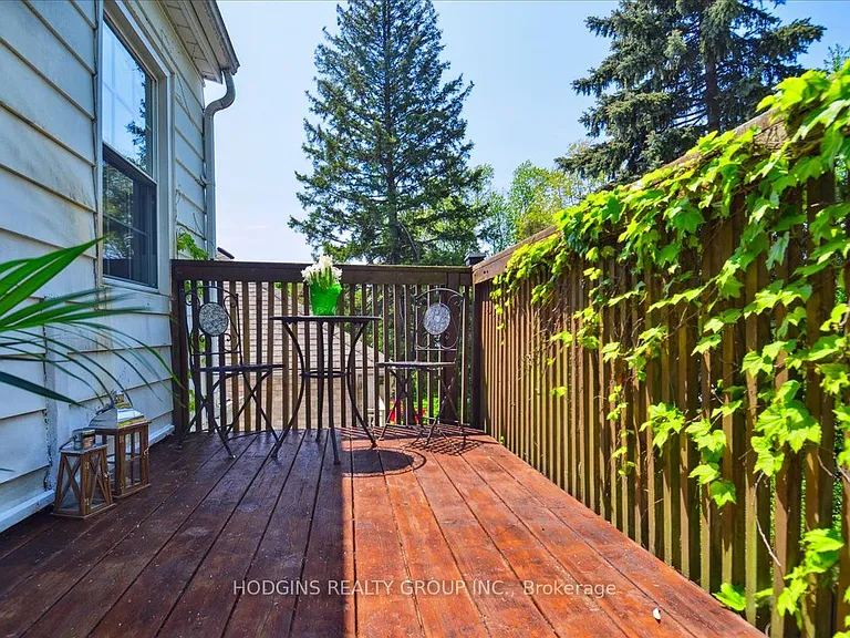 65 Mineola Rd E #UPPER — Photo 5