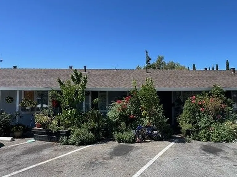 2237 Luz Ave — Photo 10