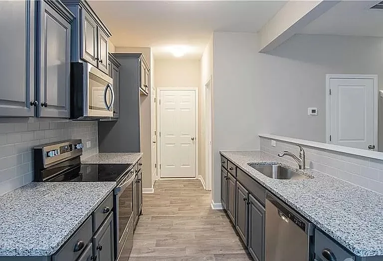 14010 Clayborn St — Photo 6