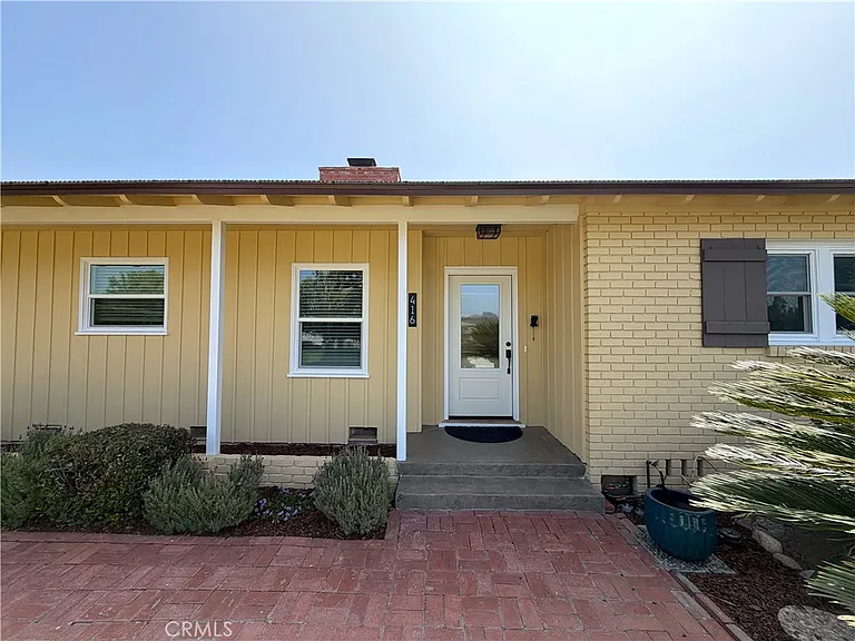 416 Drake Rd — Photo 4