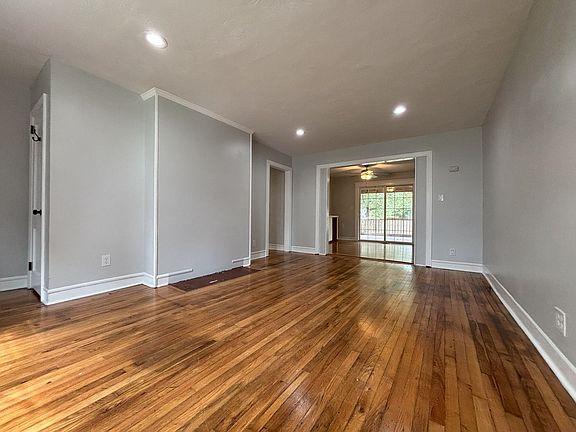 3rd image of 19 Glendale Rd